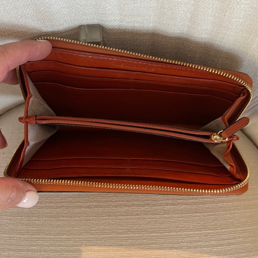 Michael Kors Wallet - Picture 3 of 4